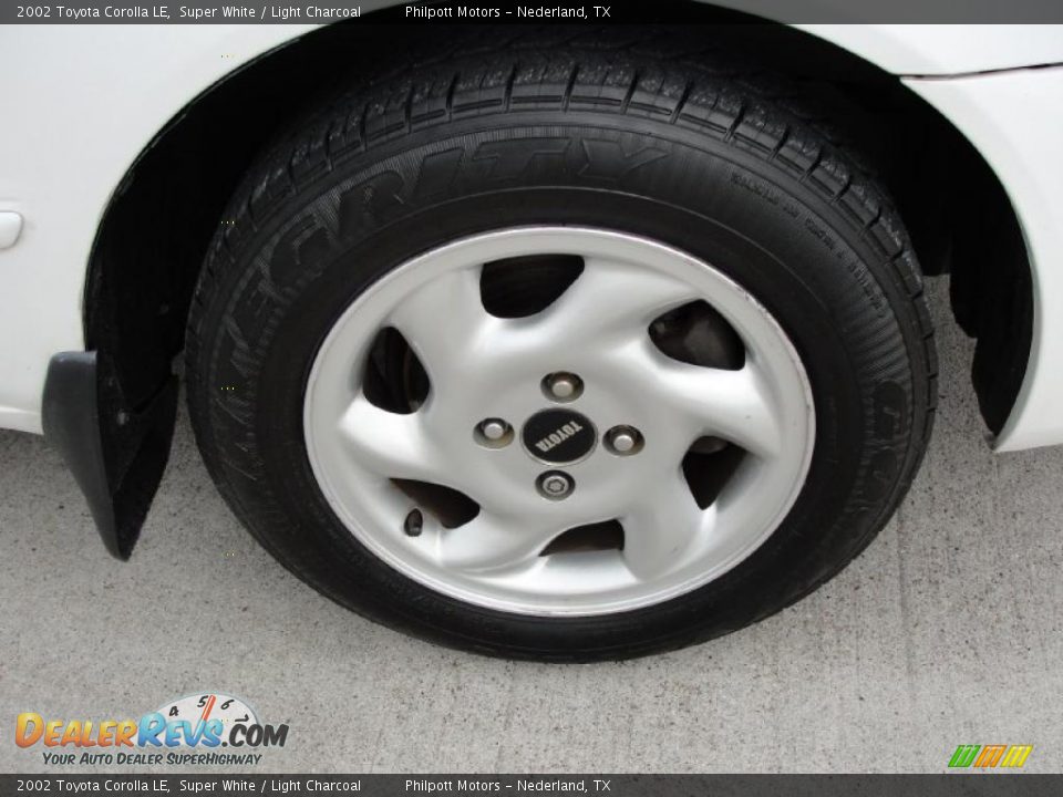 2002 Toyota Corolla LE Super White / Light Charcoal Photo #16