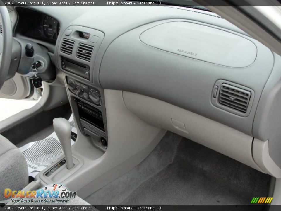 2002 Toyota Corolla LE Super White / Light Charcoal Photo #24