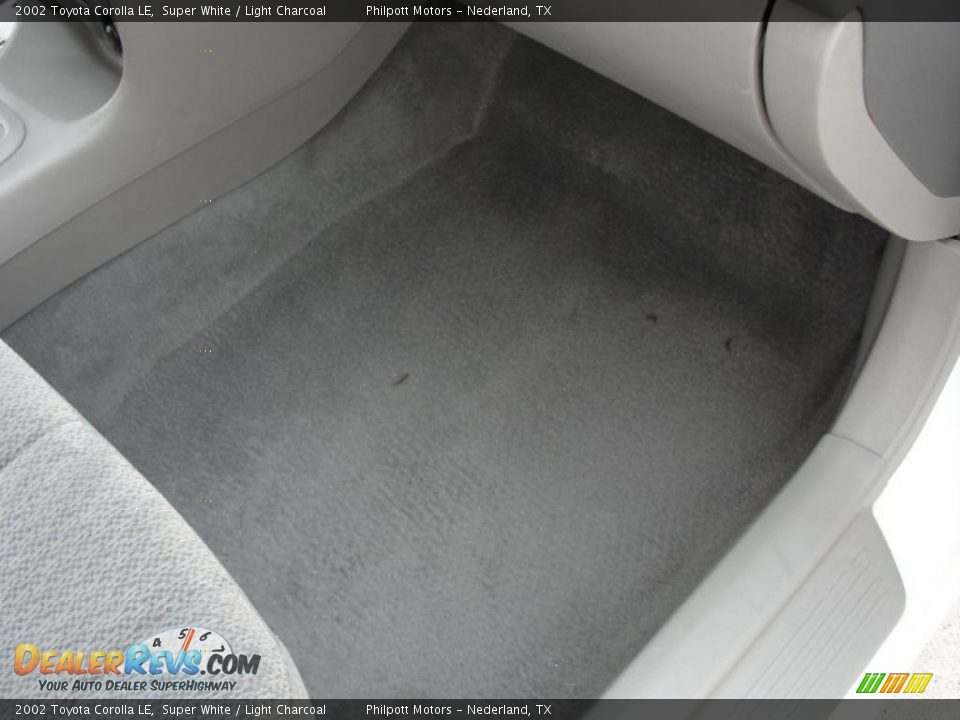 2002 Toyota Corolla LE Super White / Light Charcoal Photo #25