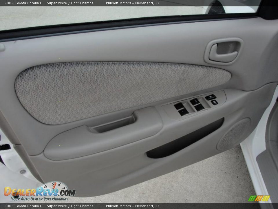 2002 Toyota Corolla LE Super White / Light Charcoal Photo #32