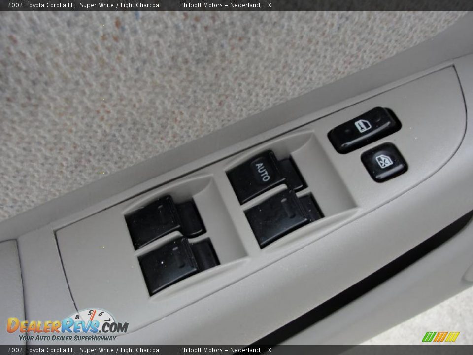 2002 Toyota Corolla LE Super White / Light Charcoal Photo #33