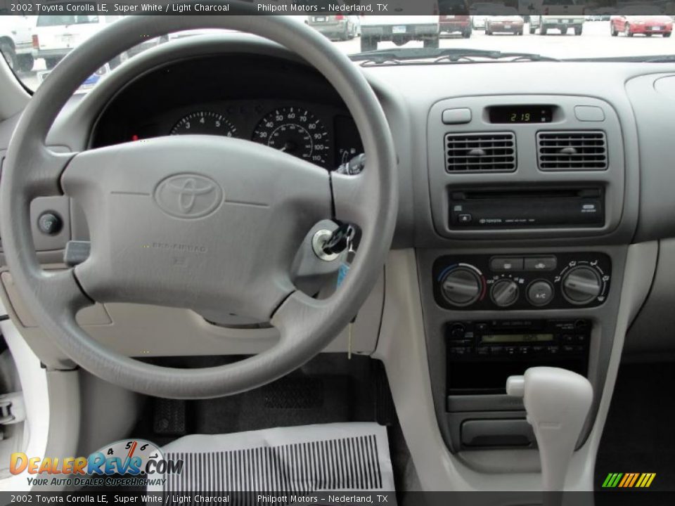 2002 Toyota Corolla LE Super White / Light Charcoal Photo #35