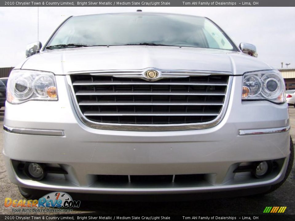 2010 Chrysler Town & Country Limited Bright Silver Metallic / Medium Slate Gray/Light Shale Photo #3