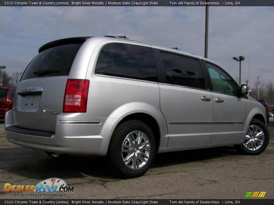 2010 Chrysler Town & Country Limited Bright Silver Metallic / Medium Slate Gray/Light Shale Photo #7