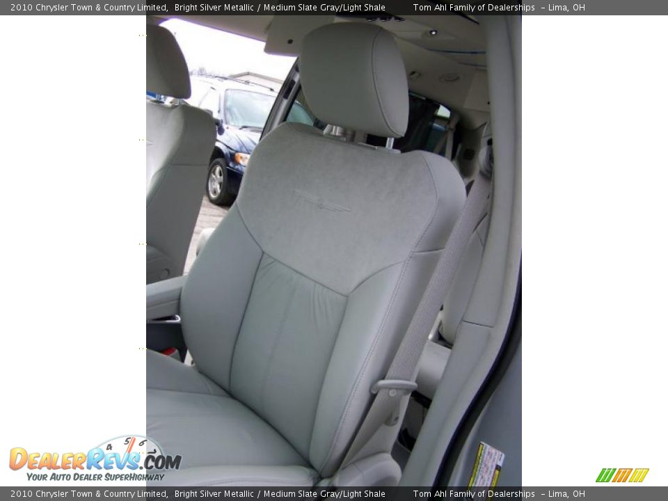 2010 Chrysler Town & Country Limited Bright Silver Metallic / Medium Slate Gray/Light Shale Photo #10