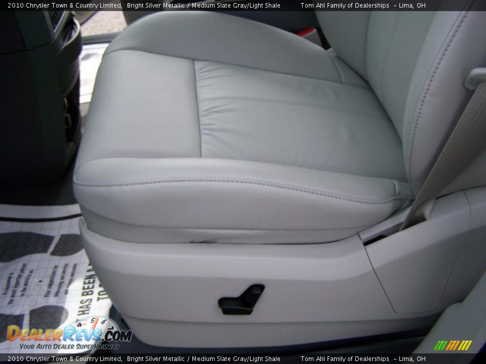 2010 Chrysler Town & Country Limited Bright Silver Metallic / Medium Slate Gray/Light Shale Photo #11