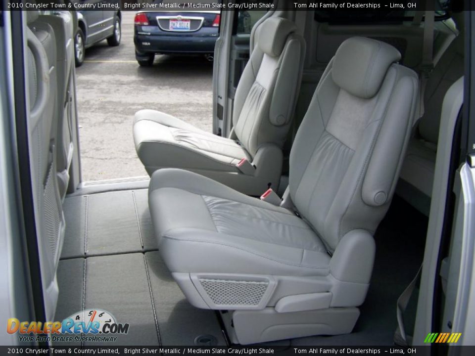 2010 Chrysler Town & Country Limited Bright Silver Metallic / Medium Slate Gray/Light Shale Photo #13