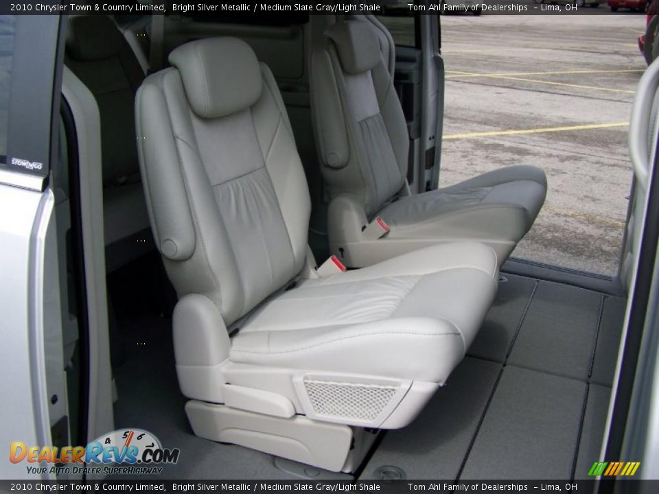2010 Chrysler Town & Country Limited Bright Silver Metallic / Medium Slate Gray/Light Shale Photo #15