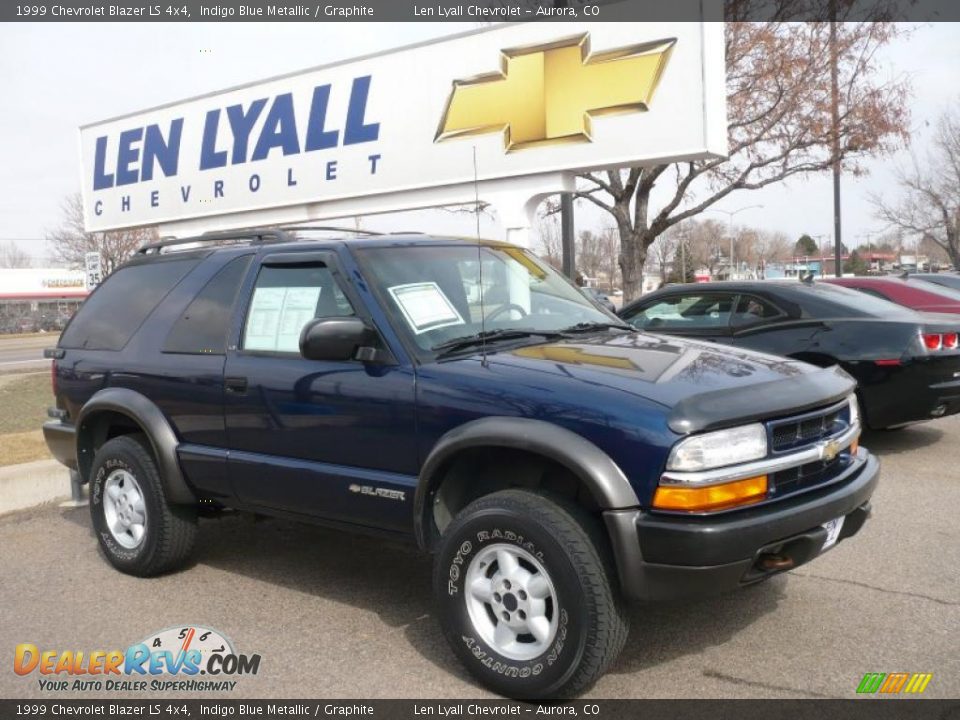 1999 Chevrolet Blazer LS 4x4 Indigo Blue Metallic / Graphite Photo #1