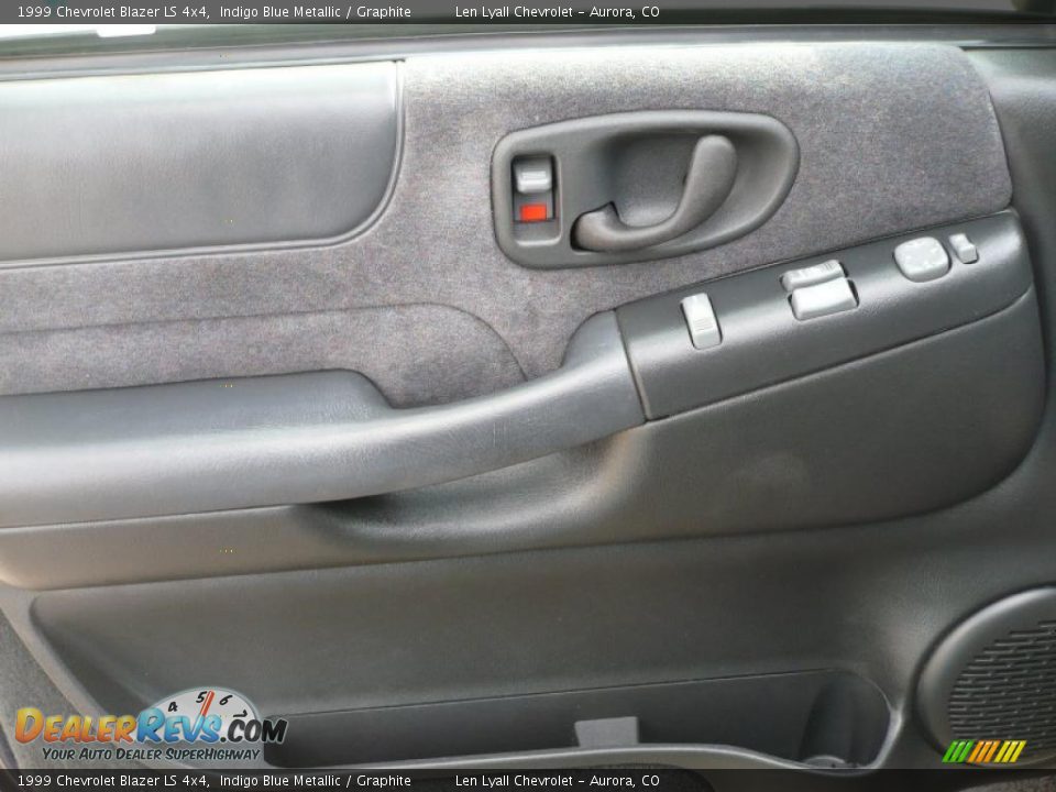 1999 Chevrolet Blazer LS 4x4 Indigo Blue Metallic / Graphite Photo #7
