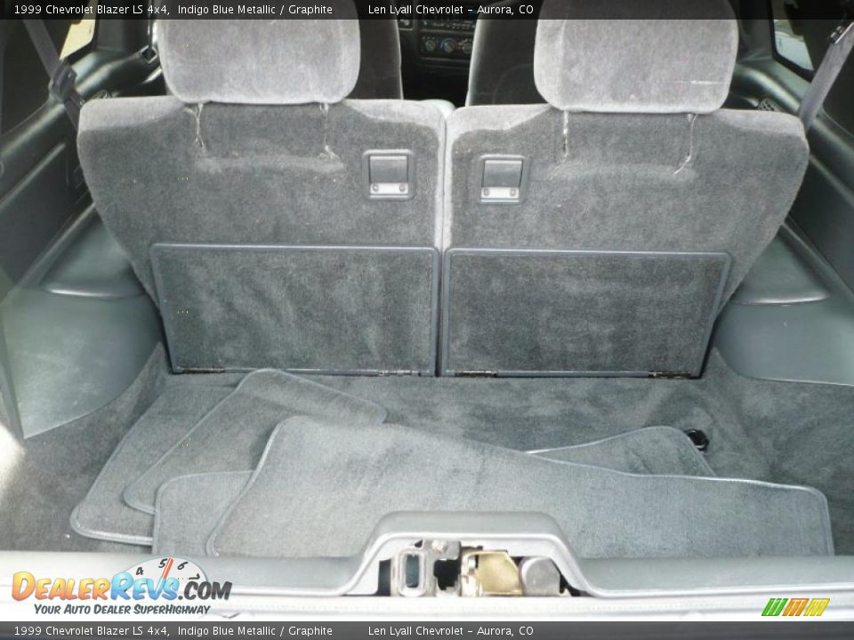 1999 Chevrolet Blazer LS 4x4 Indigo Blue Metallic / Graphite Photo #9