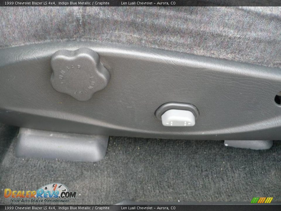 1999 Chevrolet Blazer LS 4x4 Indigo Blue Metallic / Graphite Photo #16