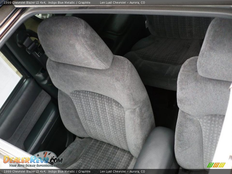 1999 Chevrolet Blazer LS 4x4 Indigo Blue Metallic / Graphite Photo #25
