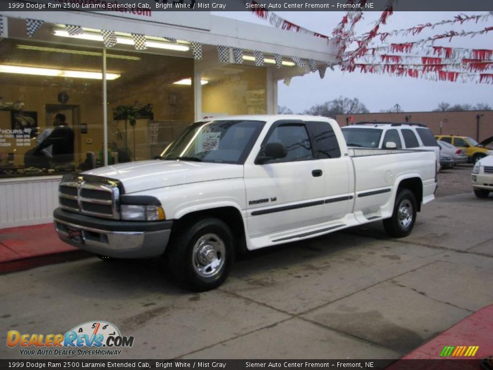 1999 Dodge Ram 2500 Laramie Extended Cab Bright White / Mist Gray Photo #3