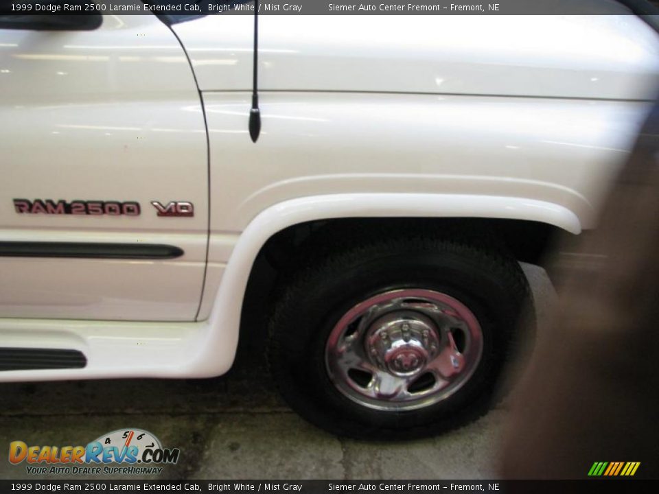 1999 Dodge Ram 2500 Laramie Extended Cab Bright White / Mist Gray Photo #7