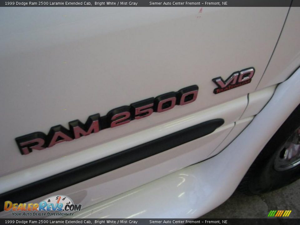 1999 Dodge Ram 2500 Laramie Extended Cab Bright White / Mist Gray Photo #12