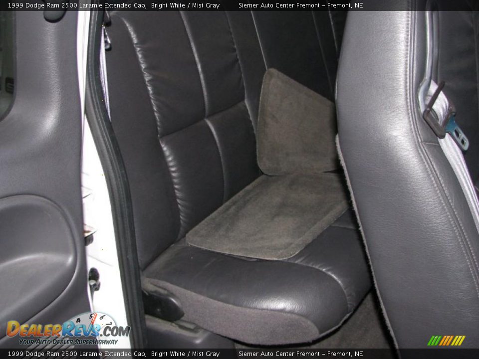 1999 Dodge Ram 2500 Laramie Extended Cab Bright White / Mist Gray Photo #14