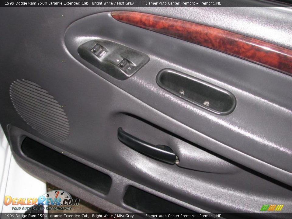 1999 Dodge Ram 2500 Laramie Extended Cab Bright White / Mist Gray Photo #16