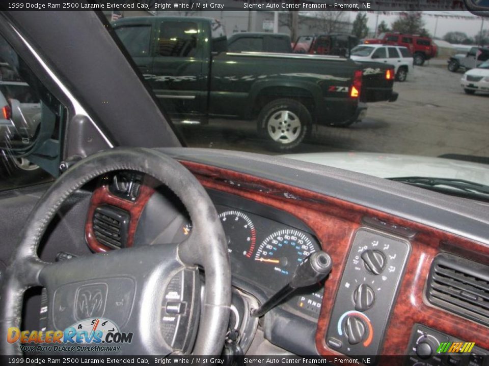 1999 Dodge Ram 2500 Laramie Extended Cab Bright White / Mist Gray Photo #19