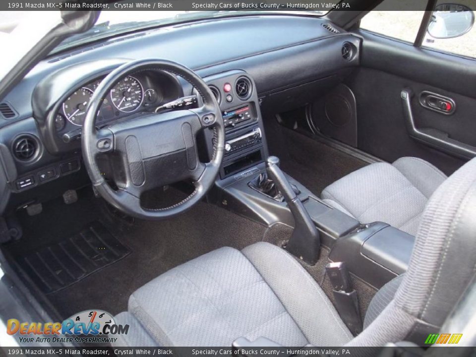 1991 Mazda MX-5 Miata Roadster Crystal White / Black Photo #34