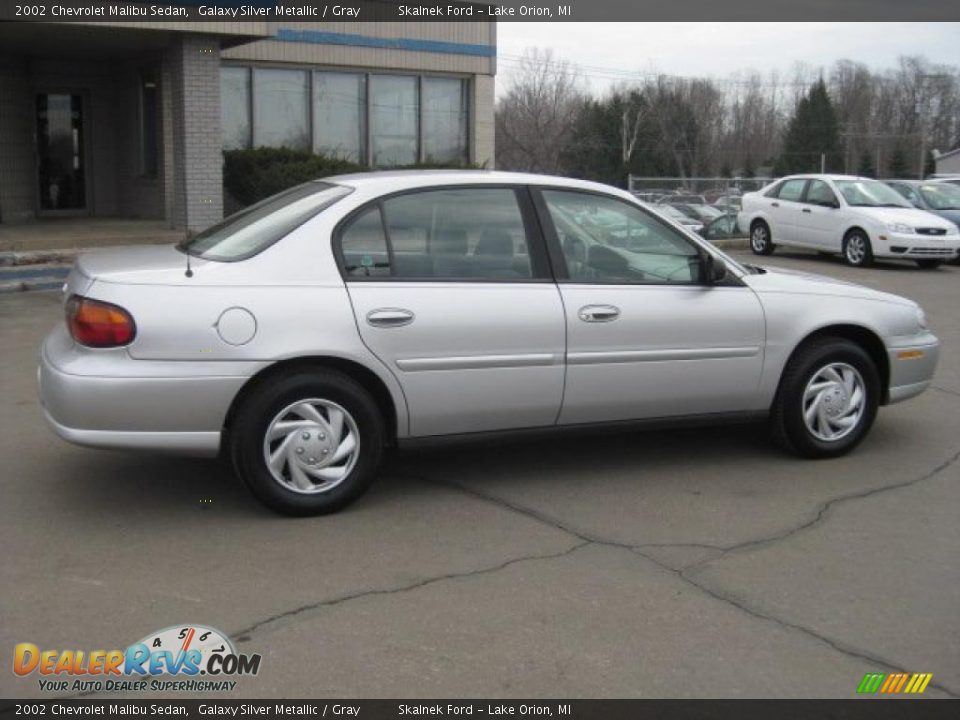 2002 Chevrolet Malibu Sedan Galaxy Silver Metallic / Gray Photo #2