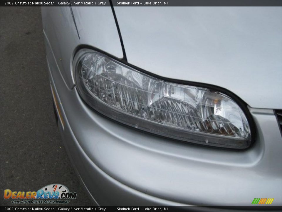 2002 Chevrolet Malibu Sedan Galaxy Silver Metallic / Gray Photo #14