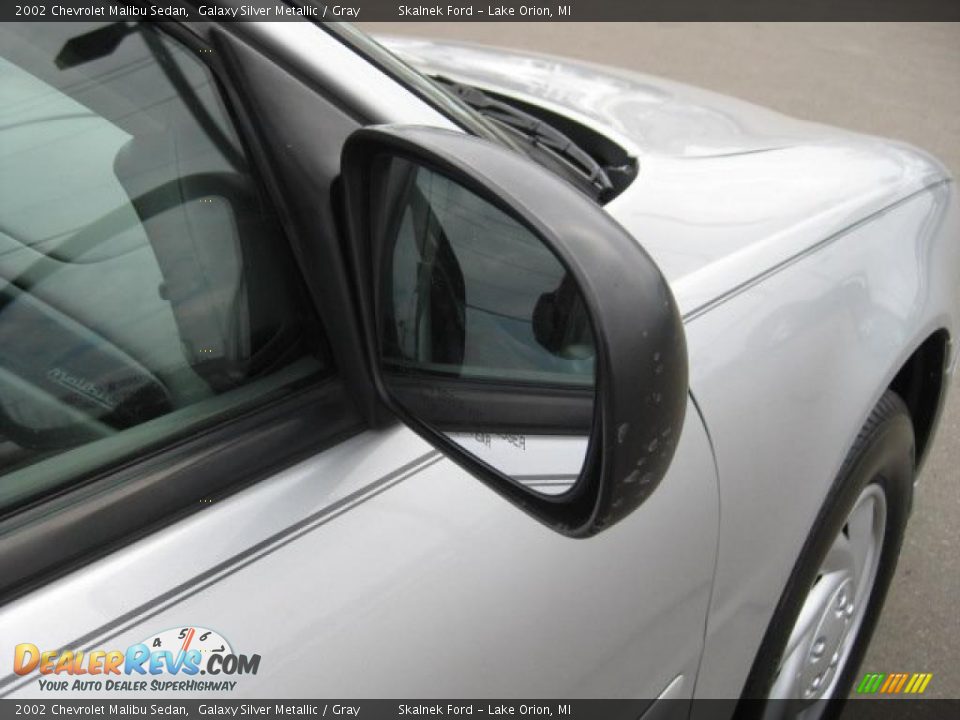 2002 Chevrolet Malibu Sedan Galaxy Silver Metallic / Gray Photo #16