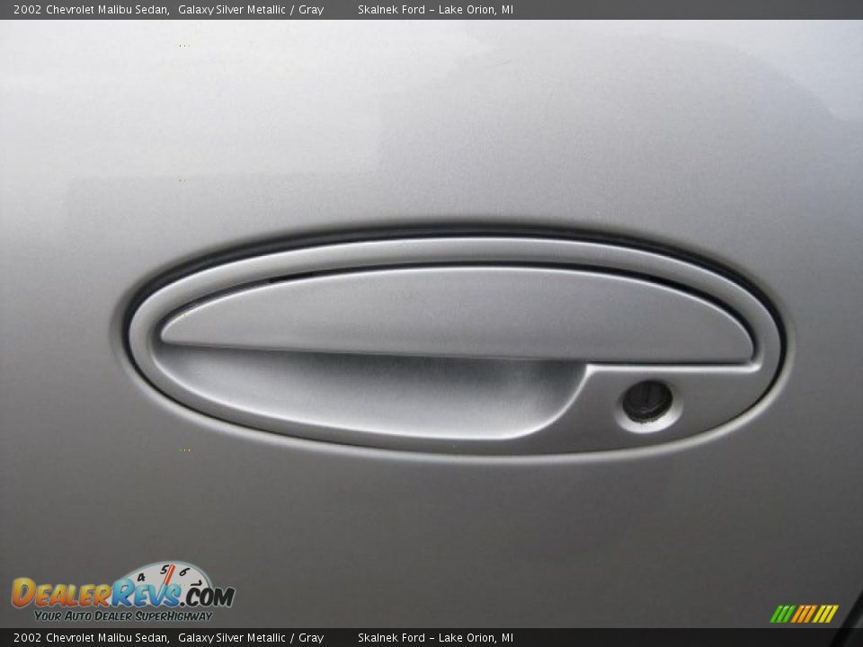 2002 Chevrolet Malibu Sedan Galaxy Silver Metallic / Gray Photo #19