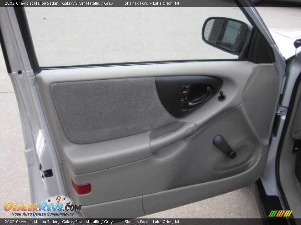 2002 Chevrolet Malibu Sedan Galaxy Silver Metallic / Gray Photo #22
