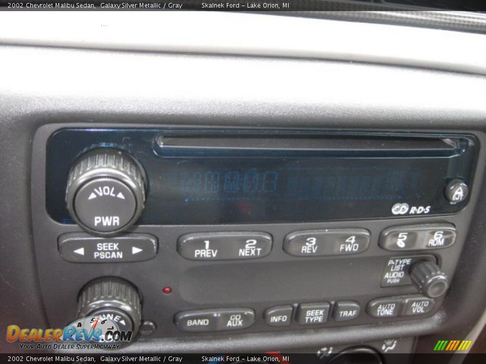2002 Chevrolet Malibu Sedan Galaxy Silver Metallic / Gray Photo #28