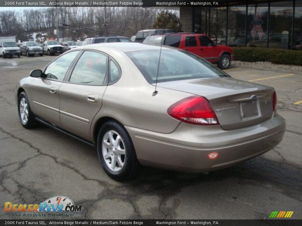 2006 Ford Taurus SEL Arizona Beige Metallic / Medium/Dark Pebble Beige Photo #2