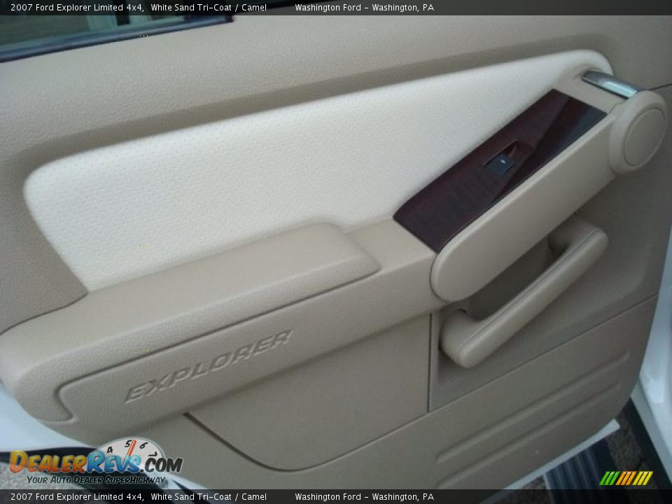 2007 Ford Explorer Limited 4x4 White Sand Tri-Coat / Camel Photo #16