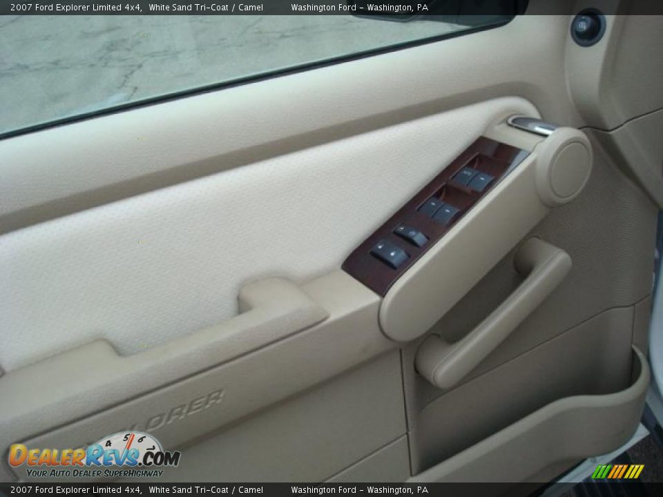 2007 Ford Explorer Limited 4x4 White Sand Tri-Coat / Camel Photo #17