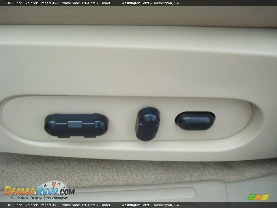2007 Ford Explorer Limited 4x4 White Sand Tri-Coat / Camel Photo #18