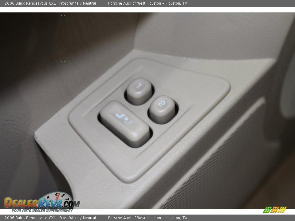 2006 Buick Rendezvous CXL Frost White / Neutral Photo #20