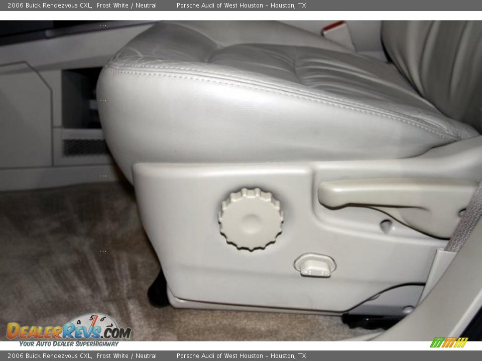 2006 Buick Rendezvous CXL Frost White / Neutral Photo #23