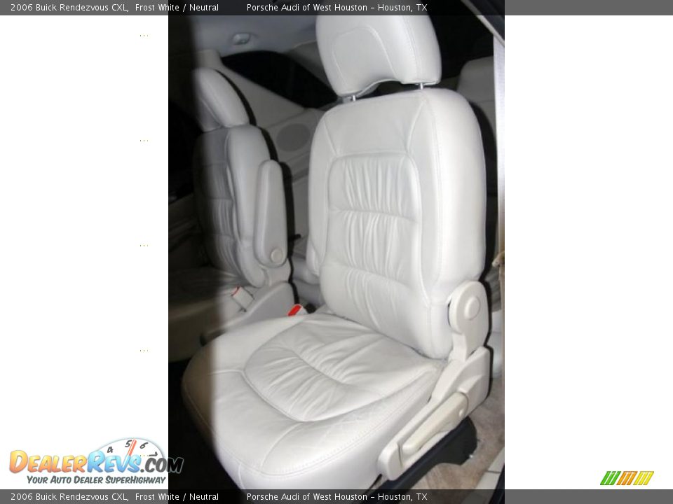 2006 Buick Rendezvous CXL Frost White / Neutral Photo #32