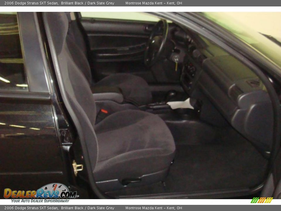2006 Dodge Stratus SXT Sedan Brilliant Black / Dark Slate Grey Photo #10