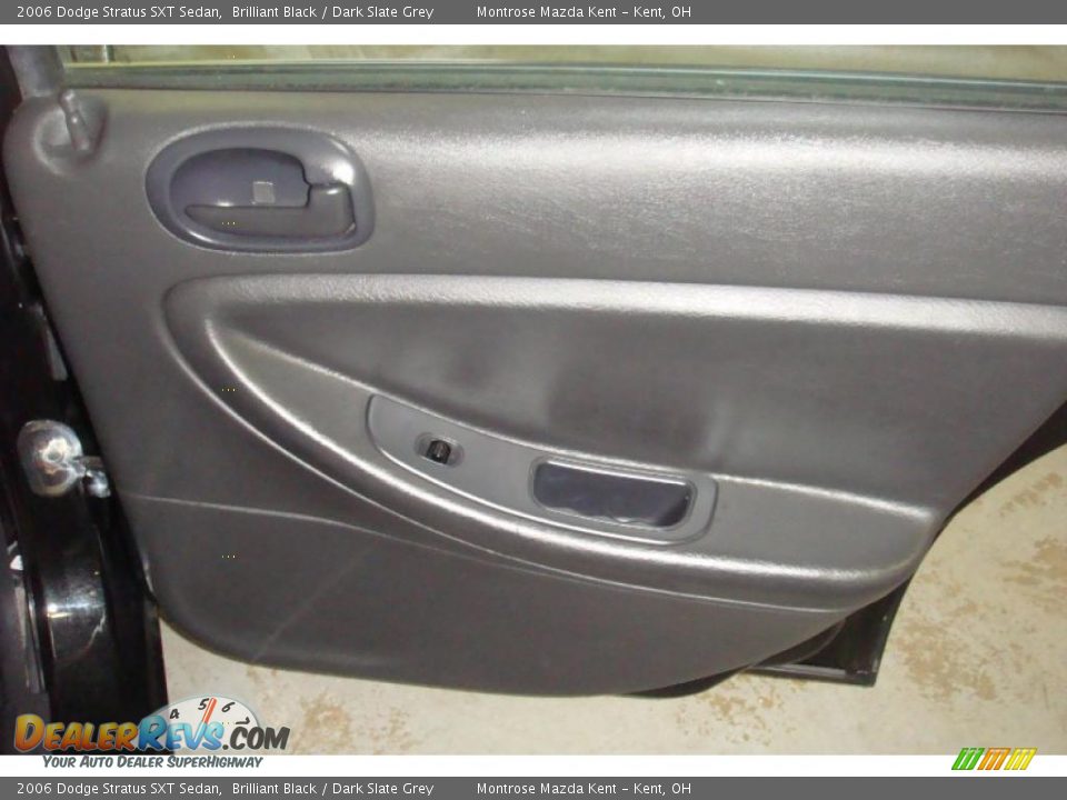 2006 Dodge Stratus SXT Sedan Brilliant Black / Dark Slate Grey Photo #14
