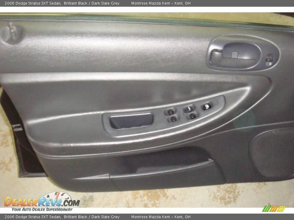 2006 Dodge Stratus SXT Sedan Brilliant Black / Dark Slate Grey Photo #16
