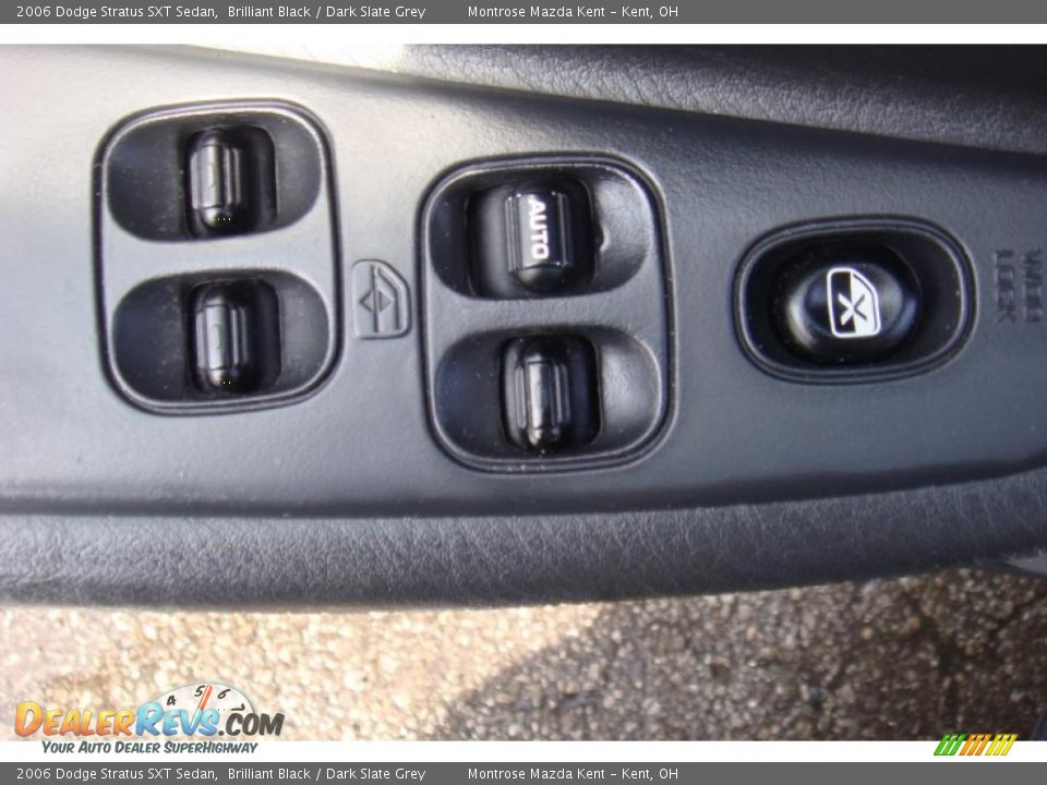 2006 Dodge Stratus SXT Sedan Brilliant Black / Dark Slate Grey Photo #23