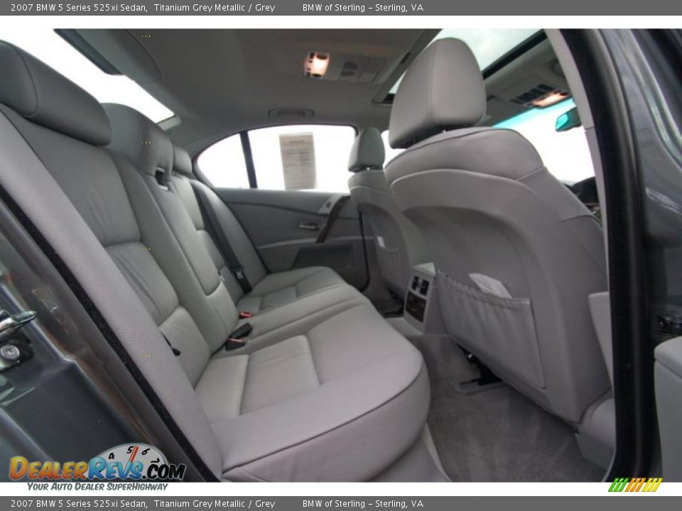 2007 BMW 5 Series 525xi Sedan Titanium Grey Metallic / Grey Photo #12