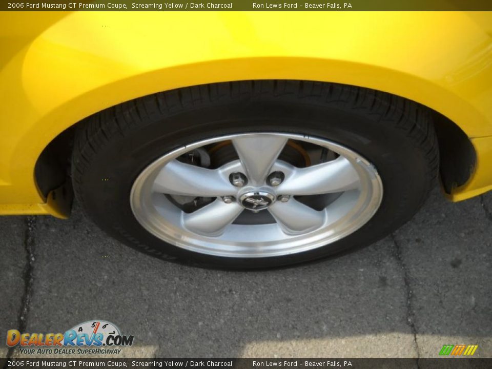 2006 Ford Mustang GT Premium Coupe Screaming Yellow / Dark Charcoal Photo #17