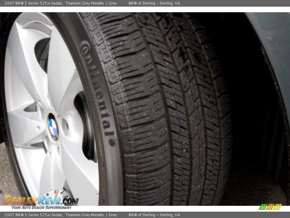 2007 BMW 5 Series 525xi Sedan Titanium Grey Metallic / Grey Photo #16