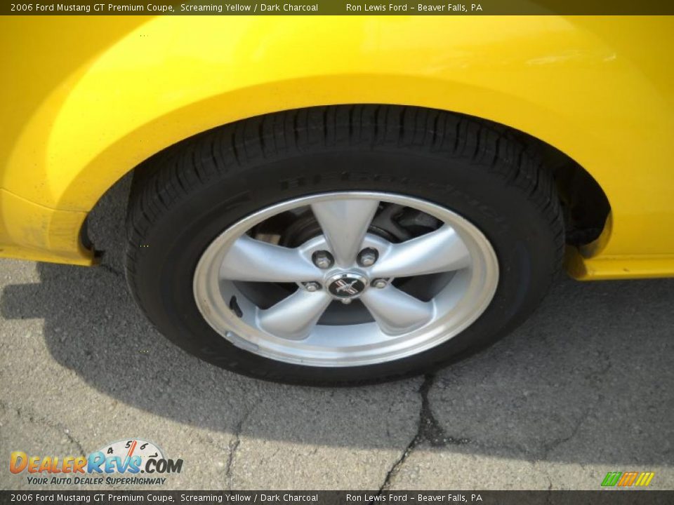 2006 Ford Mustang GT Premium Coupe Screaming Yellow / Dark Charcoal Photo #18