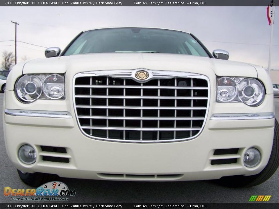 2010 Chrysler 300 C HEMI AWD Cool Vanilla White / Dark Slate Gray Photo #3