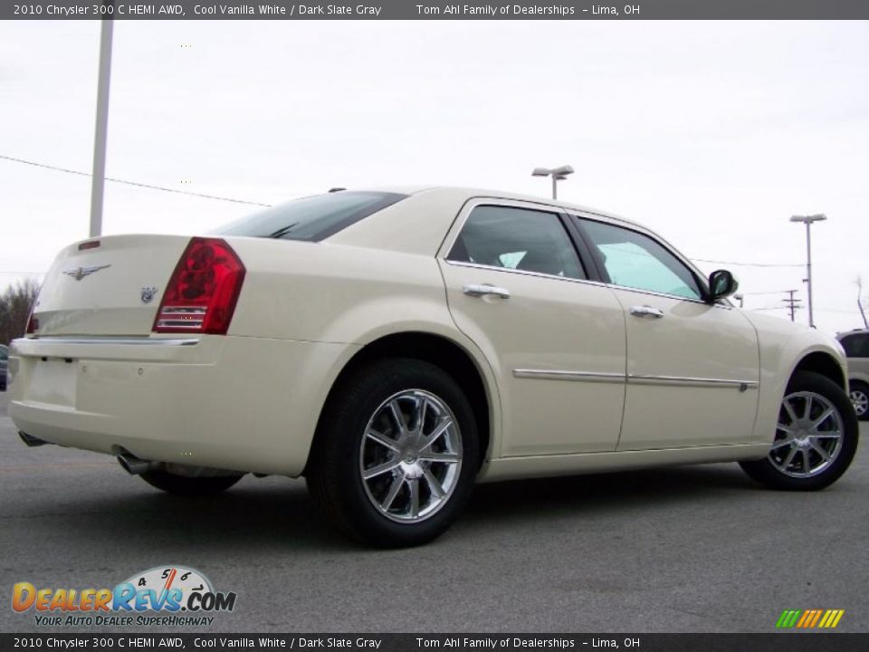 2010 Chrysler 300 C HEMI AWD Cool Vanilla White / Dark Slate Gray Photo #7