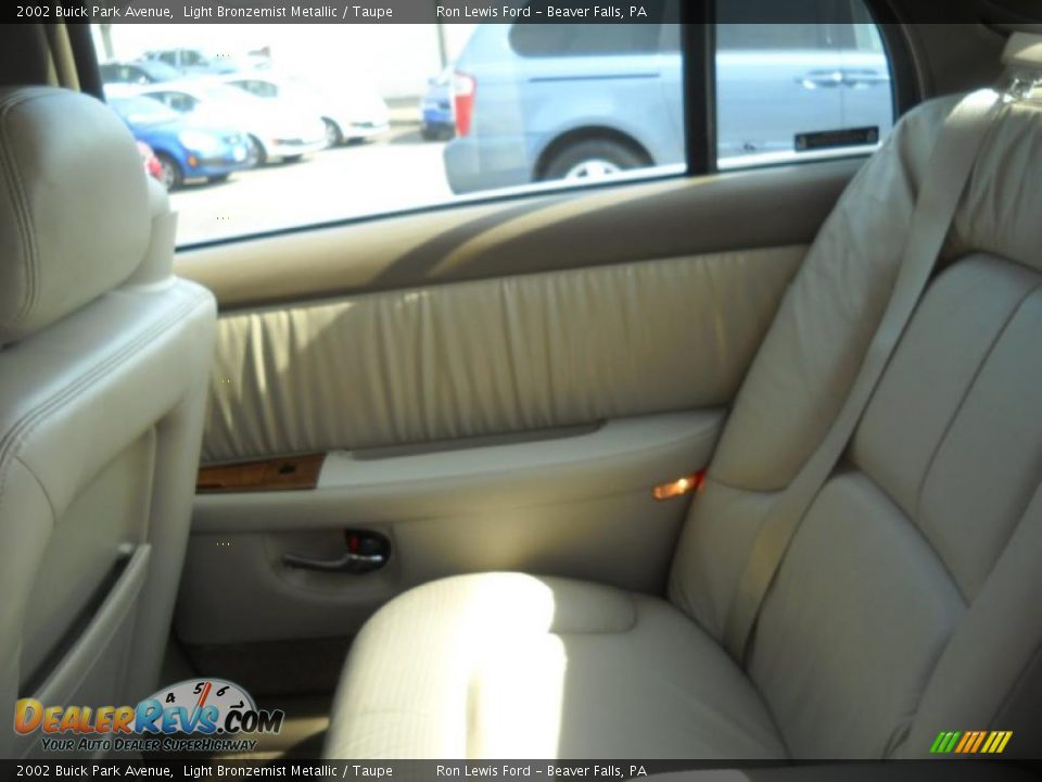 2002 Buick Park Avenue Light Bronzemist Metallic / Taupe Photo #12