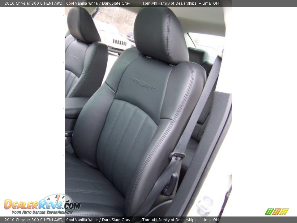 2010 Chrysler 300 C HEMI AWD Cool Vanilla White / Dark Slate Gray Photo #10