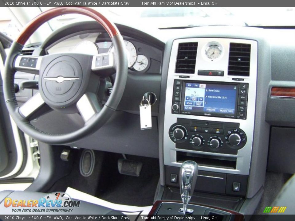 2010 Chrysler 300 C HEMI AWD Cool Vanilla White / Dark Slate Gray Photo #16